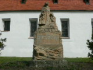 2005 - Pomník u kostela sv. Václava - severní pohled